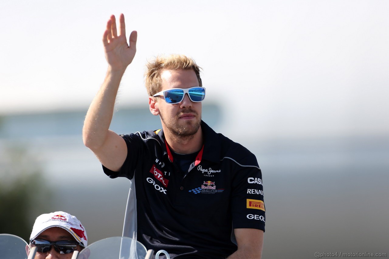 GP GIAPPONE, 13.10.2013- Sebastian Vettel (GER) Red Bull Racing RB9 