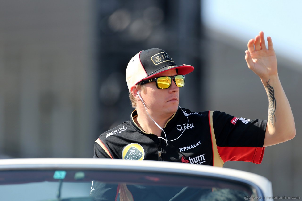 GP GIAPPONE, 13.10.2013- Kimi Raikkonen (FIN) Lotus F1 Team E21 at drivers parade  