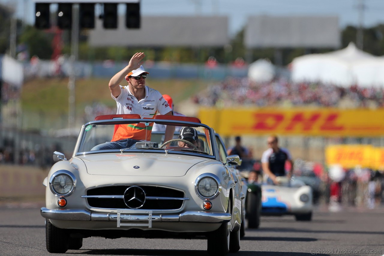 GP GIAPPONE, 13.10.2013- Paul di Resta (GBR) Sahara Force India F1 Team VJM06 at drivers parade  