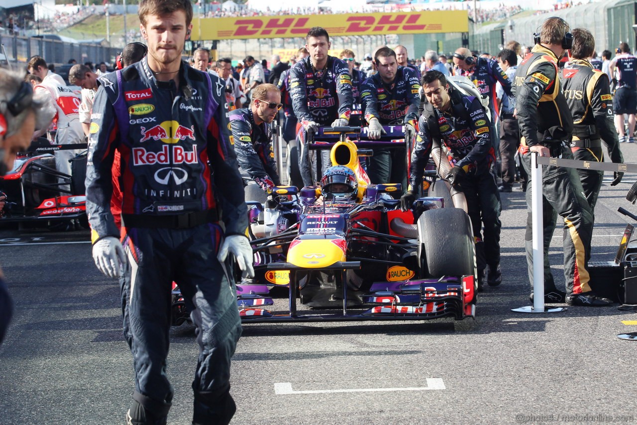 GP GIAPPONE, 13.10.2013- Gara, Sebastian Vettel (GER) Red Bull Racing RB9 