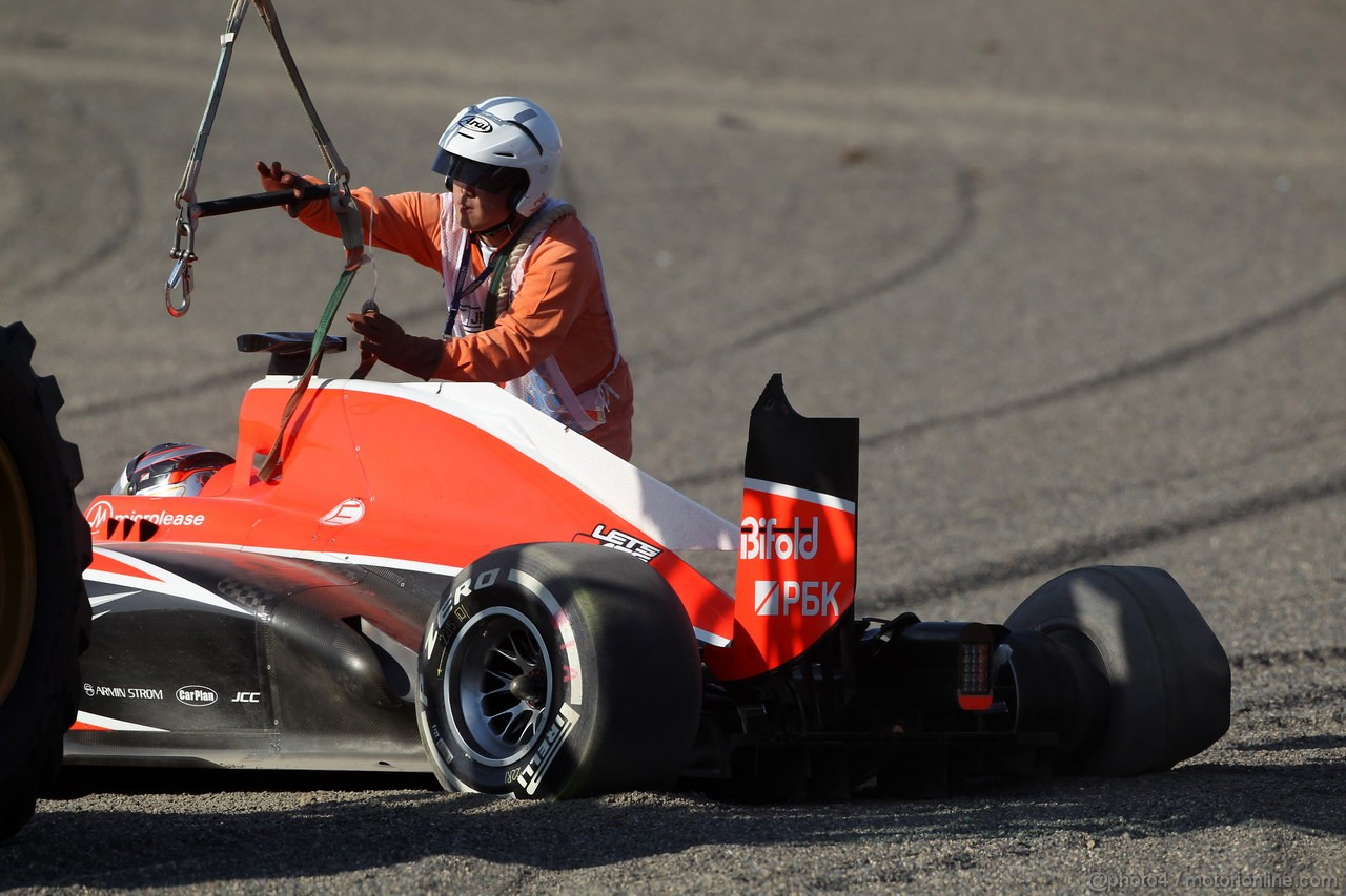 GP GIAPPONE, 13.10.2013- Gara, Crash, Jules Bianchi (FRA) Marussia F1 Team MR02