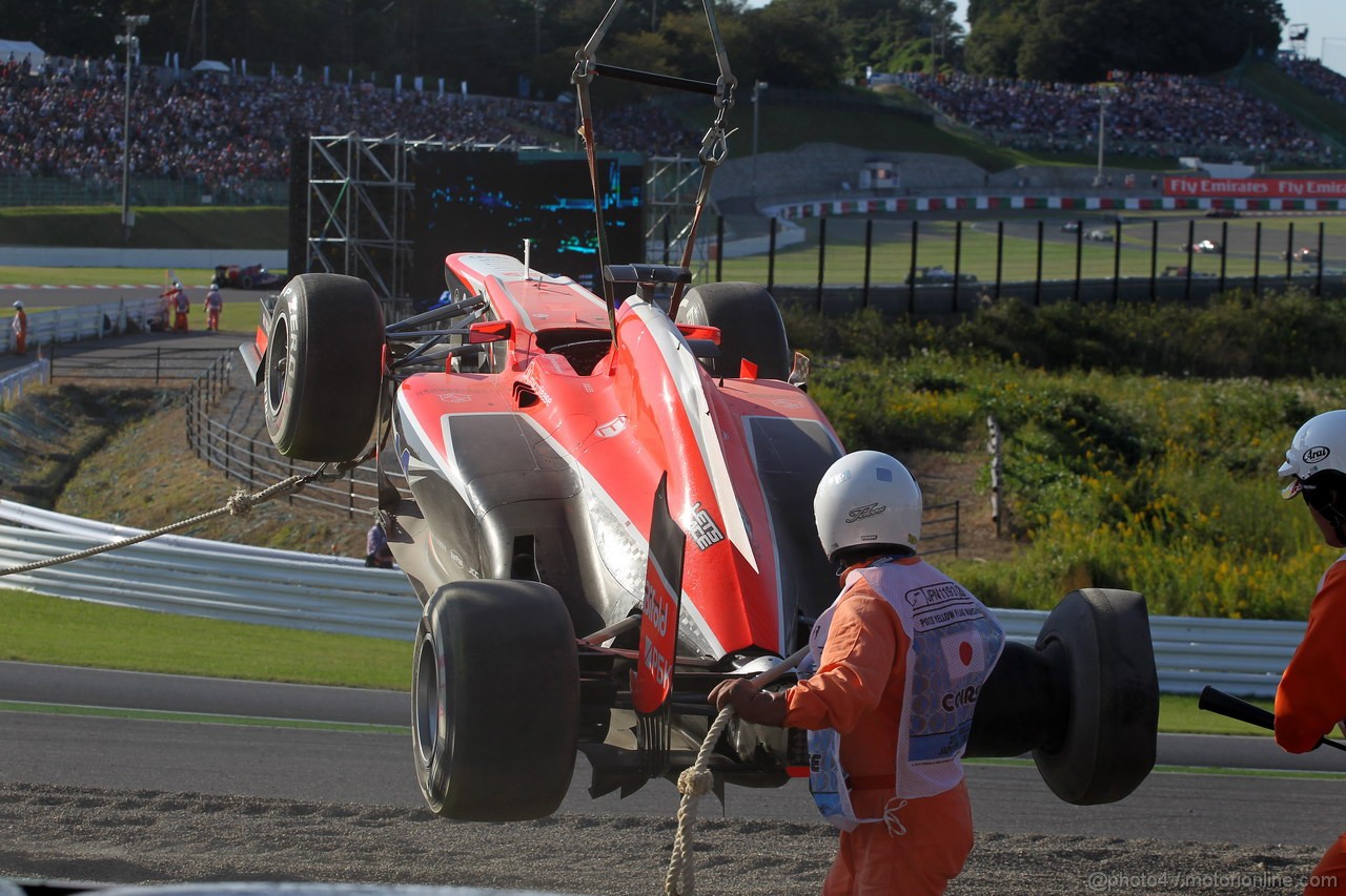 GP GIAPPONE, 13.10.2013- Gara, crash, Jules Bianchi (FRA) Marussia F1 Team MR02