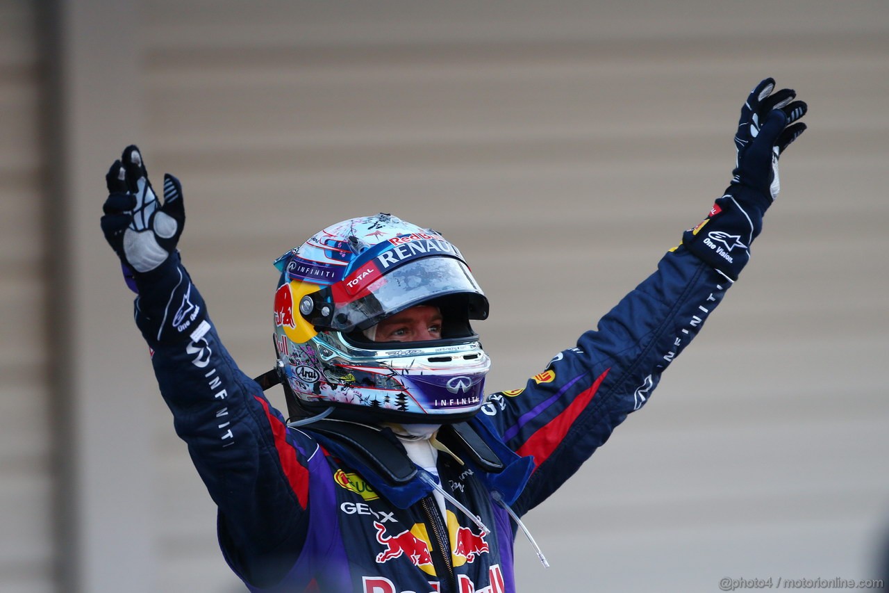 GP GIAPPONE, 13.10.2013- Gara, Sebastian Vettel (GER) Red Bull Racing RB9 vincitore