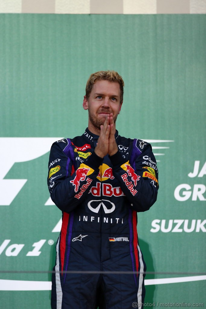 GP GIAPPONE, 13.10.2013- Gara, Sebastian Vettel (GER) Red Bull Racing RB9 vincitore