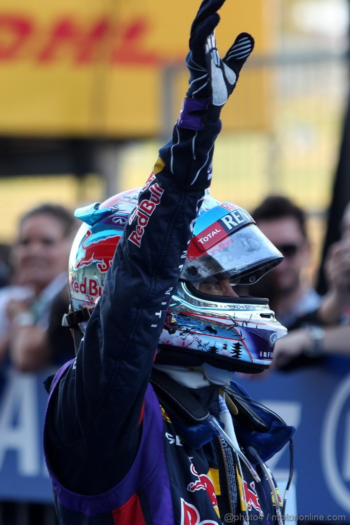 GP GIAPPONE, 13.10.2013- Gara, Sebastian Vettel (GER) Red Bull Racing RB9 vincitore 