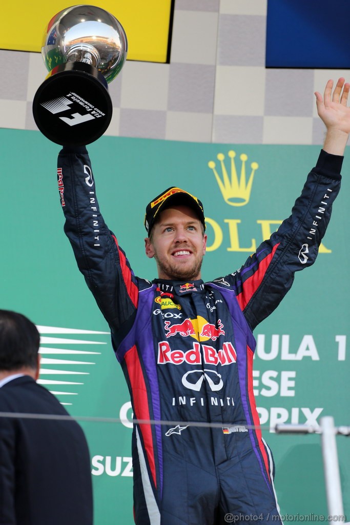 GP GIAPPONE, 13.10.2013- Gara, Sebastian Vettel (GER) Red Bull Racing RB9 vincitore