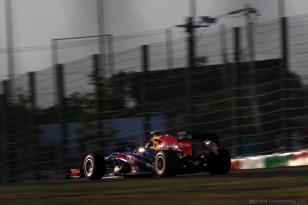 GP GIAPPONE, 13.10.2013- Gara, Sebastian Vettel (GER) Red Bull Racing RB9 