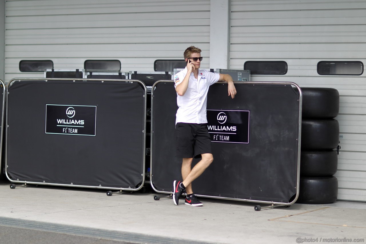 GP GIAPPONE, 10.10.2013- Nico Hulkenberg (GER) Sauber F1 Team C32 