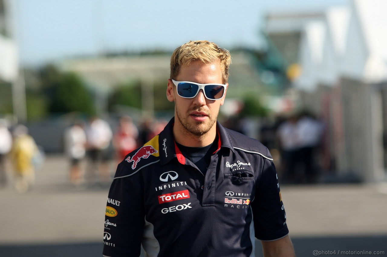 GP GIAPPONE, 10.10.2013- Sebastian Vettel (GER) Red Bull Racing RB9 