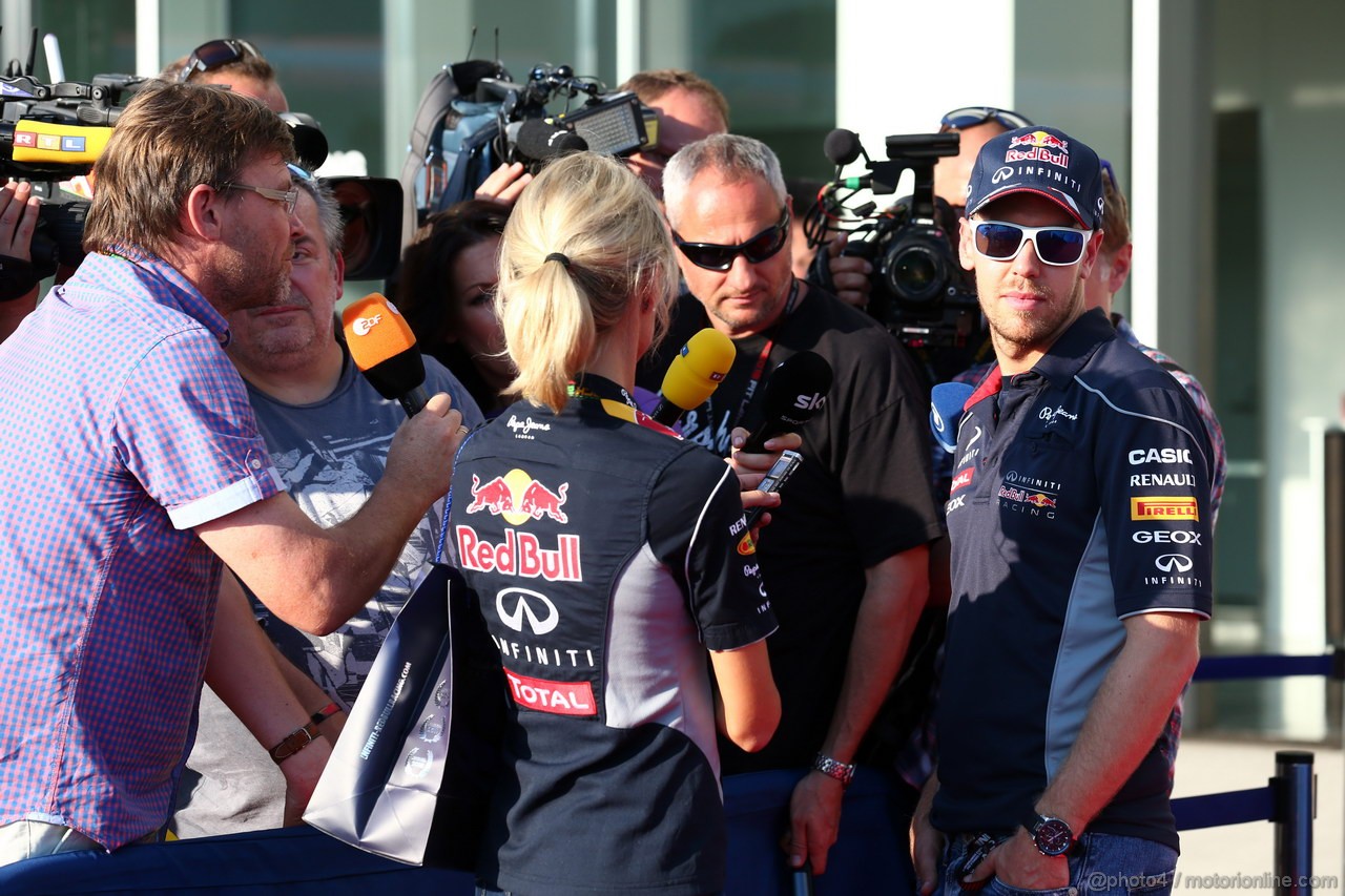 GP GIAPPONE, 10.10.2013- Sebastian Vettel (GER) Red Bull Racing RB9 