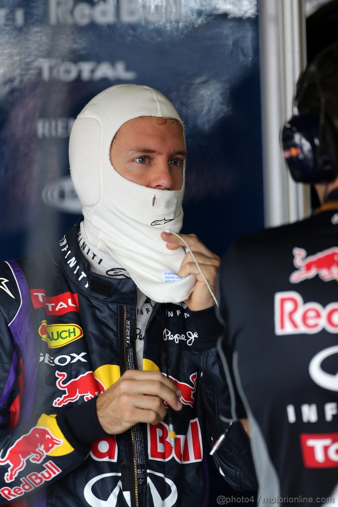 GP GIAPPONE, 12.10.2013- Prove Libere 3, Sebastian Vettel (GER) Red Bull Racing RB9 