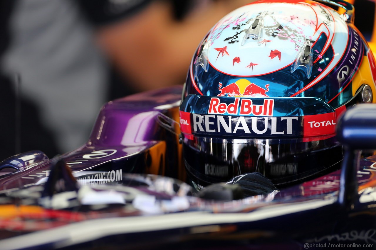 GP GIAPPONE, 12.10.2013- Prove Libere 3, Sebastian Vettel (GER) Red Bull Racing RB9 