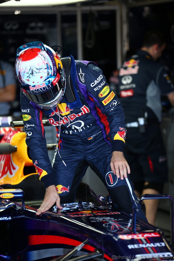 GP GIAPPONE, 11.10.2013- Prove Libere 1, Sebastian Vettel (GER) Red Bull Racing RB9 