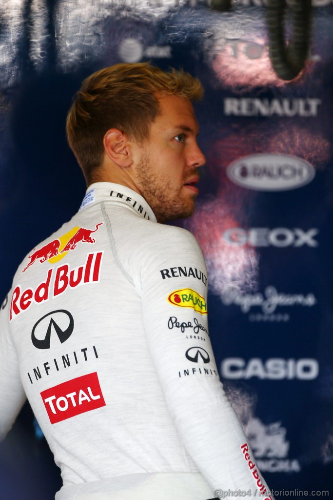 GP GIAPPONE, 11.10.2013- Prove Libere 1, Sebastian Vettel (GER) Red Bull Racing RB9 