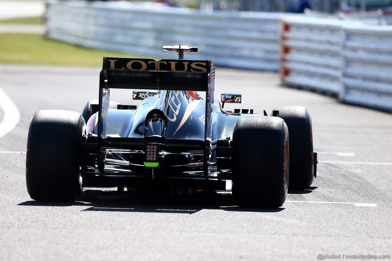 GP GIAPPONE, 11.10.2013- Prove Libere 1, Kimi Raikkonen (FIN) Lotus F1 Team E21 