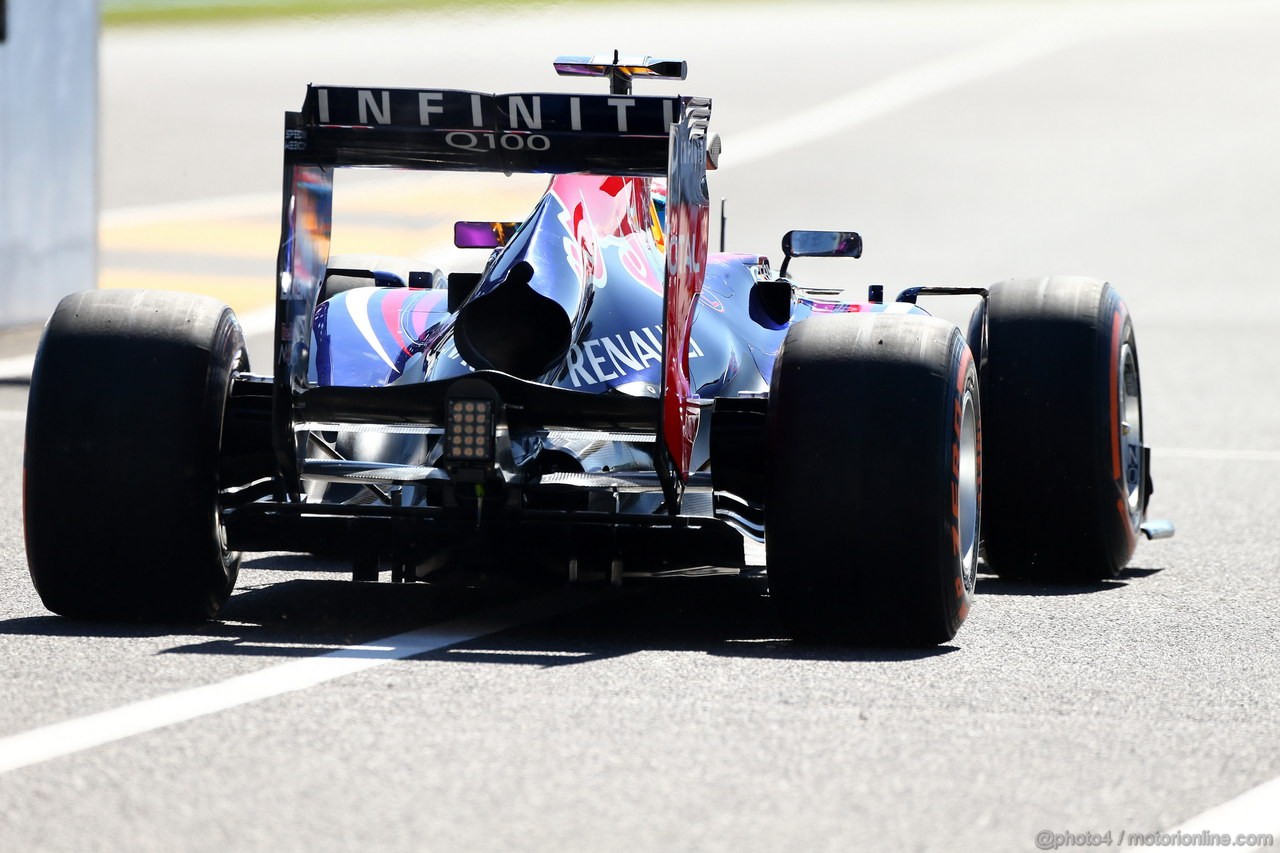 GP GIAPPONE, 11.10.2013- Prove Libere 1, Sebastian Vettel (GER) Red Bull Racing RB9 