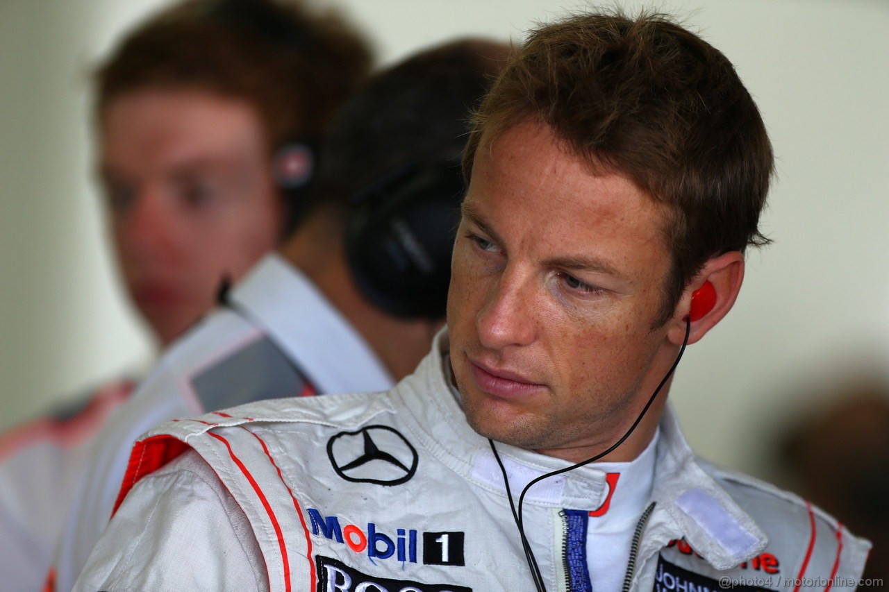 GP GIAPPONE, 11.10.2013- Prove Libere 1, Jenson Button (GBR) McLaren Mercedes MP4-28 