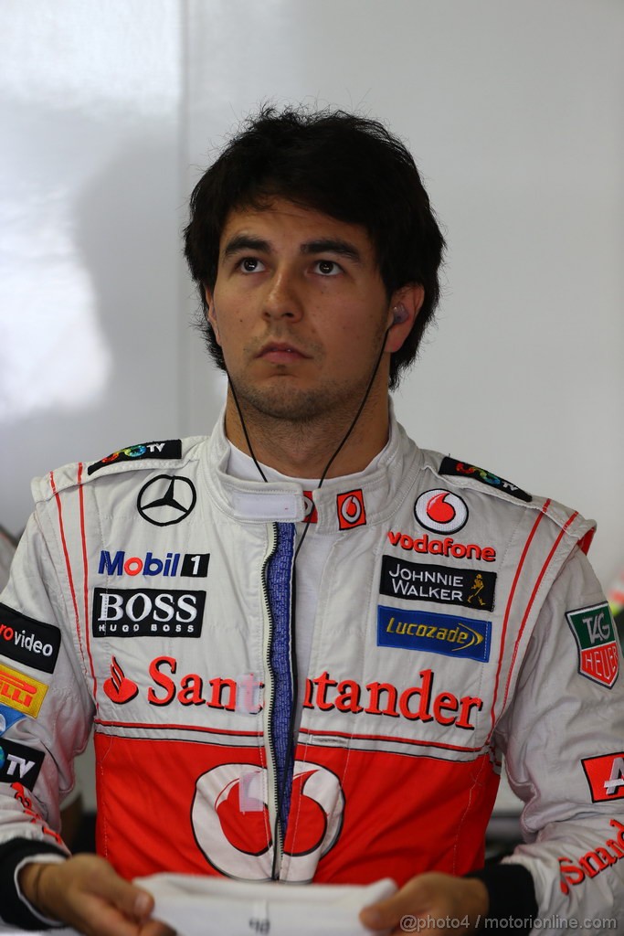 GP GIAPPONE, 11.10.2013- Prove Libere 1, Sergio Perez (MEX) McLaren MP4-28
