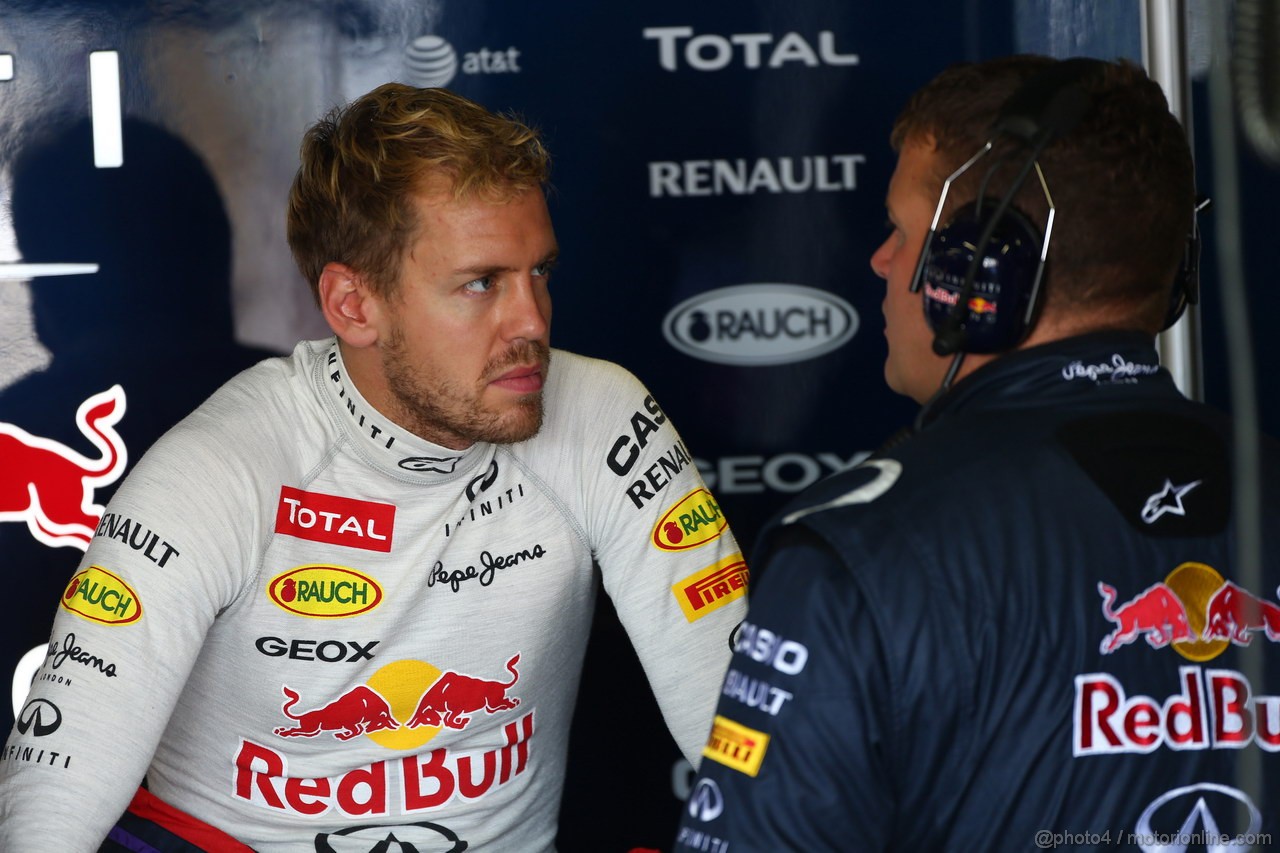 GP GIAPPONE, 11.10.2013- Prove Libere 1, Sebastian Vettel (GER) Red Bull Racing RB9 