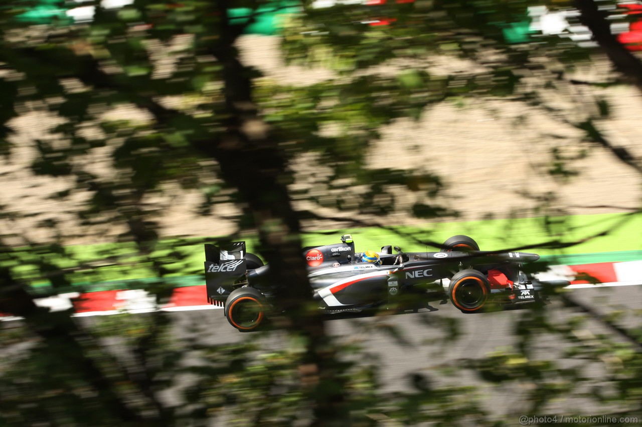 GP GIAPPONE, 11.10.2013- Prove Libere 1, Esteban Gutierrez (MEX), Sauber F1 Team C32 