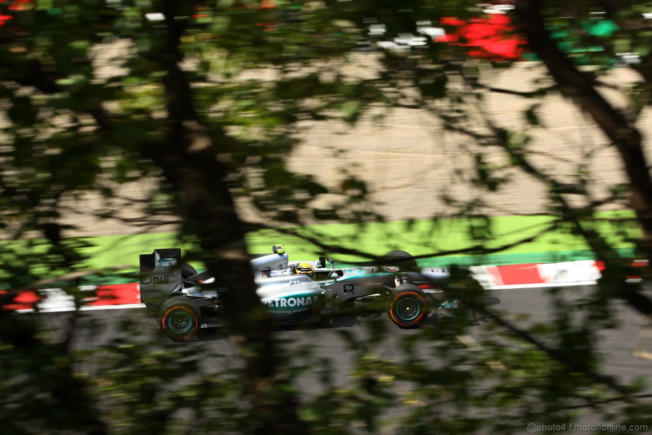GP GIAPPONE, 11.10.2013- Prove Libere 1, Lewis Hamilton (GBR) Mercedes AMG F1 W04 