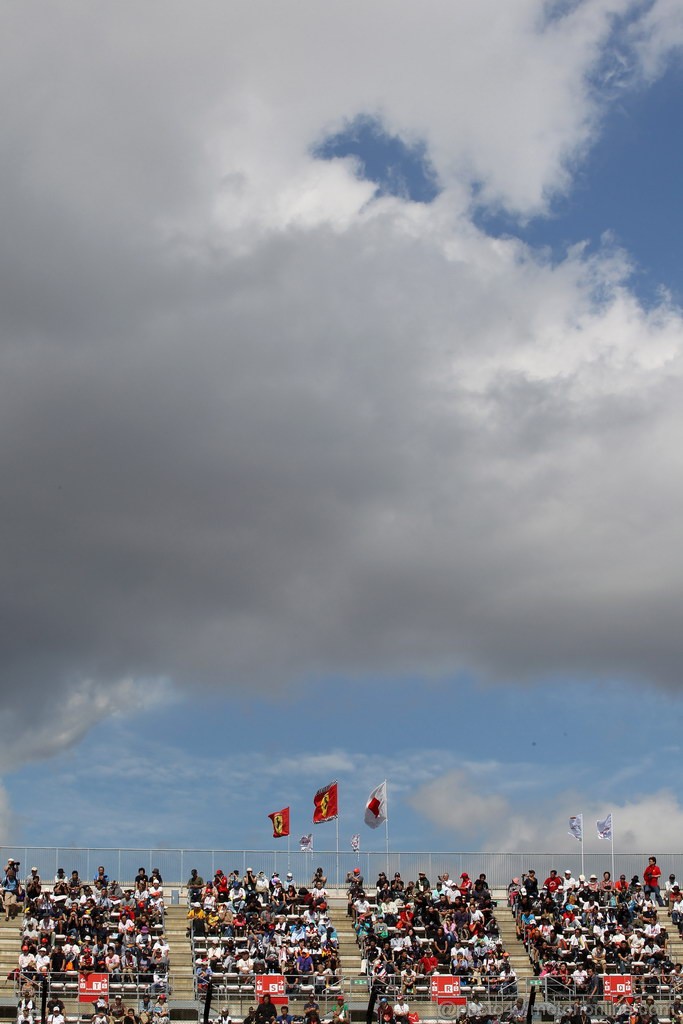 GP GIAPPONE, 11.10.2013- Prove Libere 1, Fans