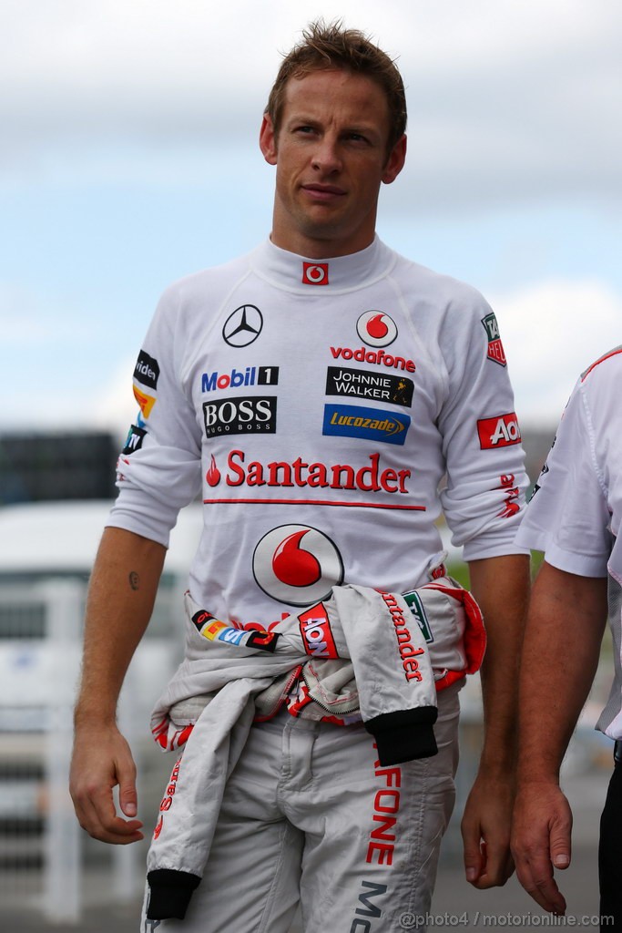GP GIAPPONE, 11.10.2013- Prove Libere 1, Jenson Button (GBR) McLaren Mercedes MP4-28 