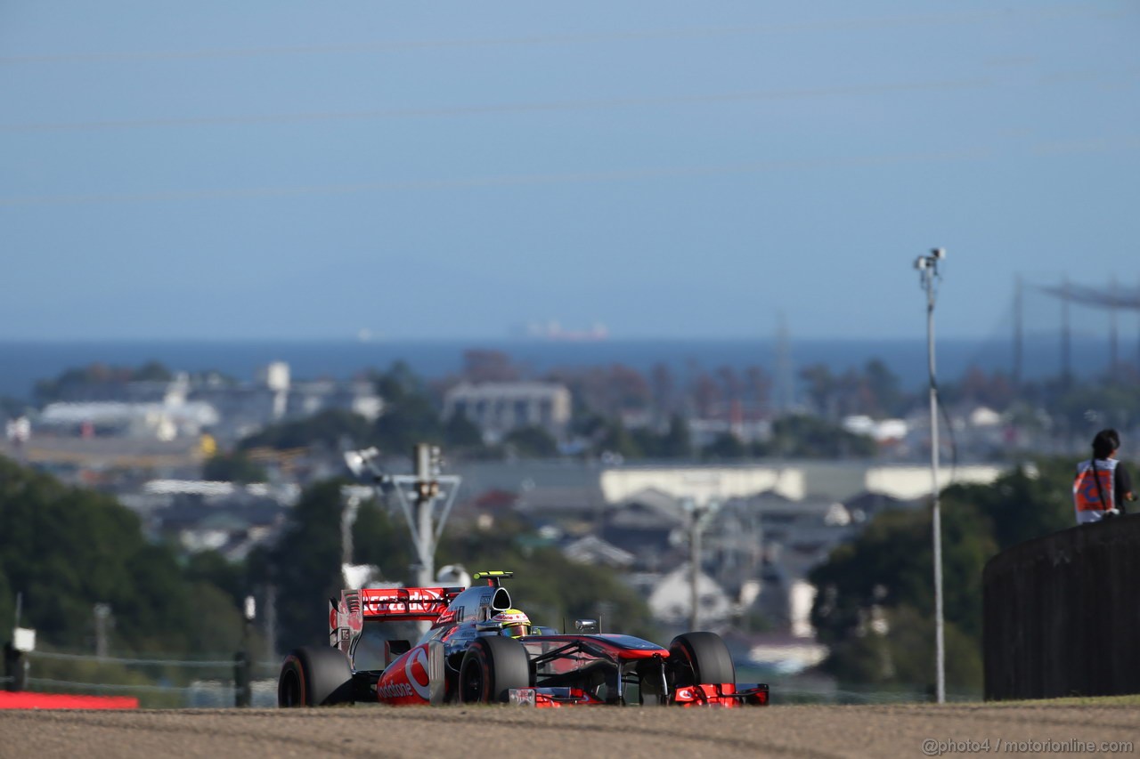 GP GIAPPONE, 11.10.2013- Prove Libere 2, Sergio Perez (MEX) McLaren MP4-28 