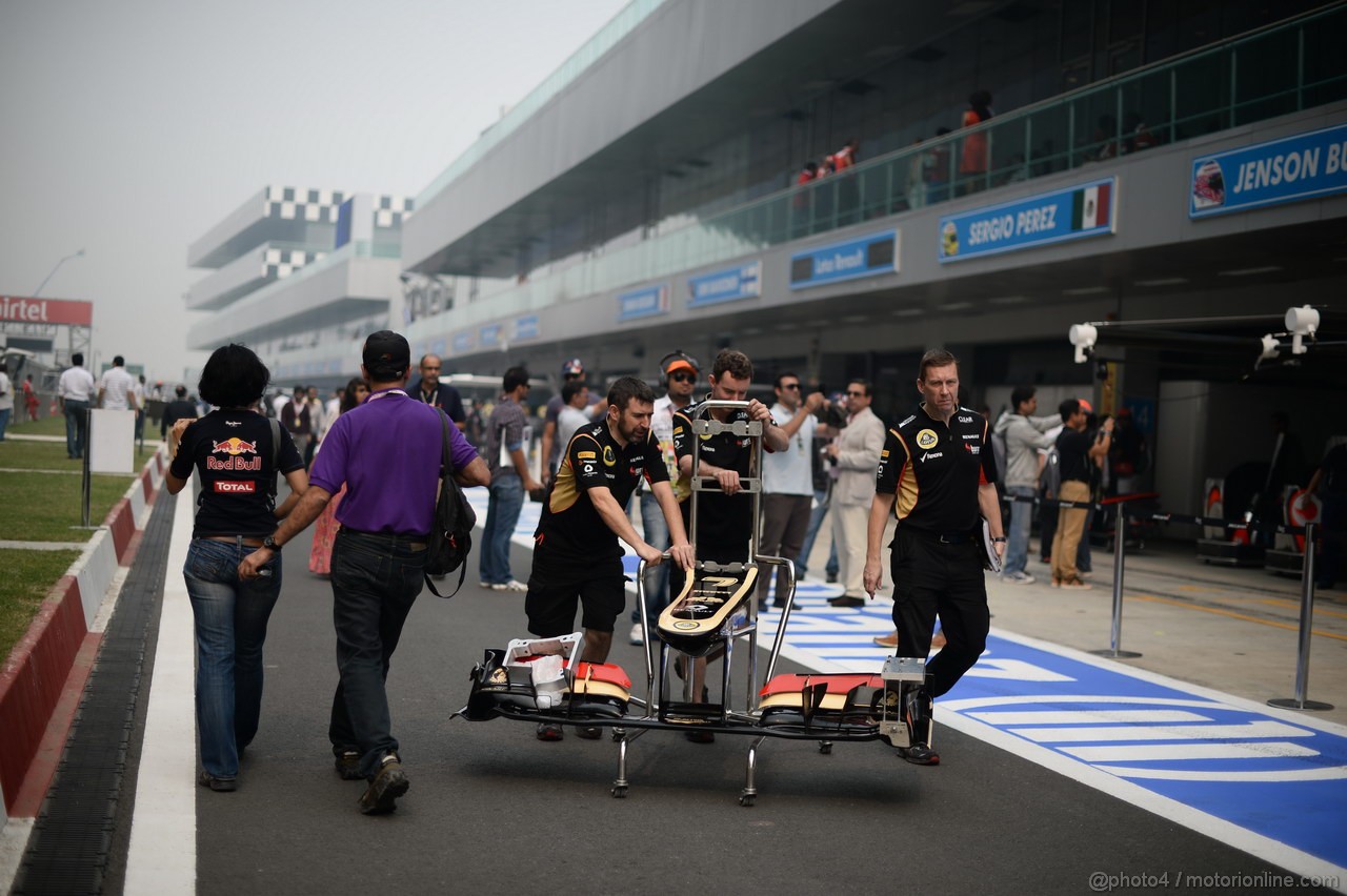 GP INDIA, 27.10.2013- Atmosphere