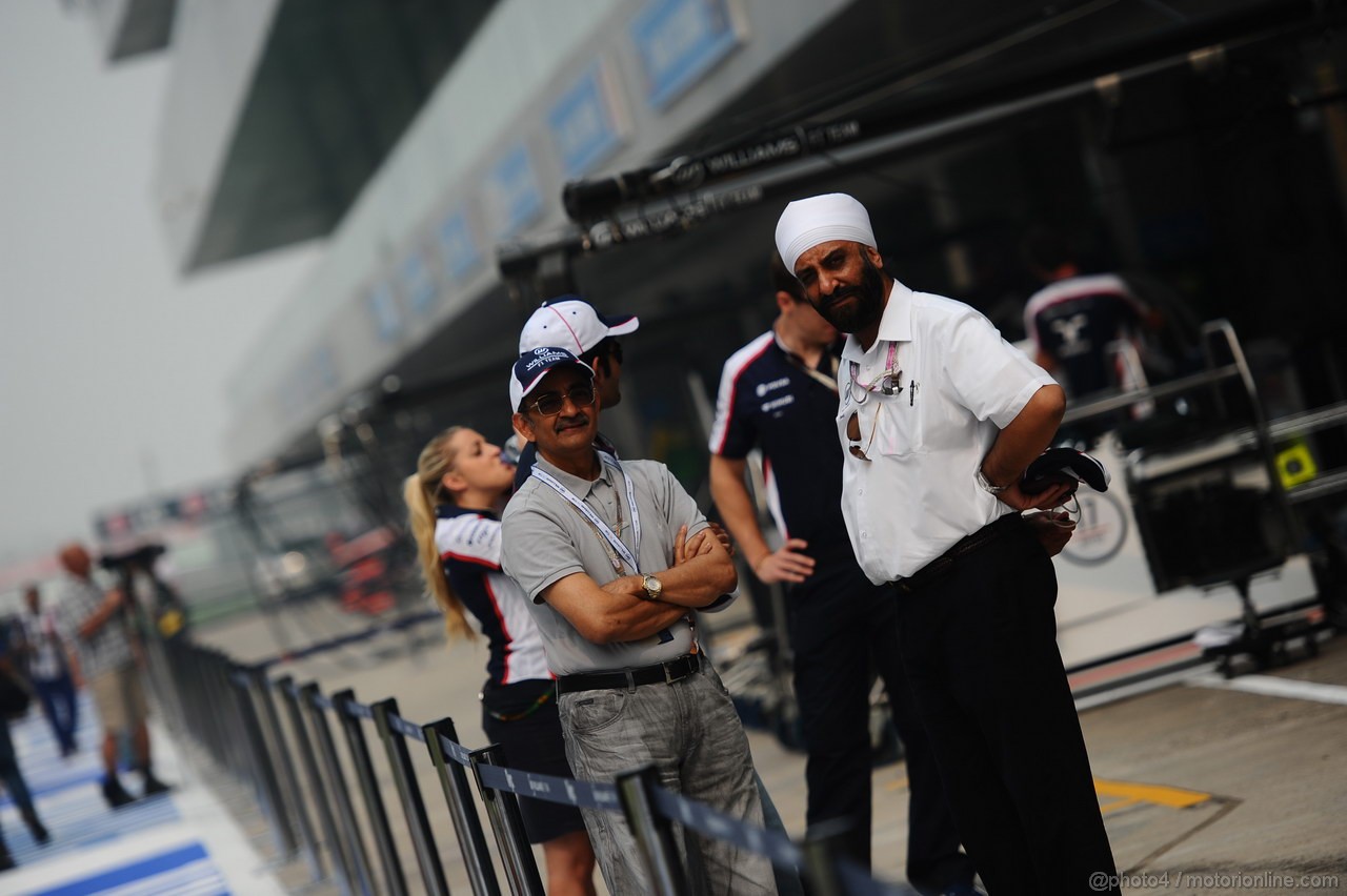GP INDIA, 27.10.2013- Atmosphere