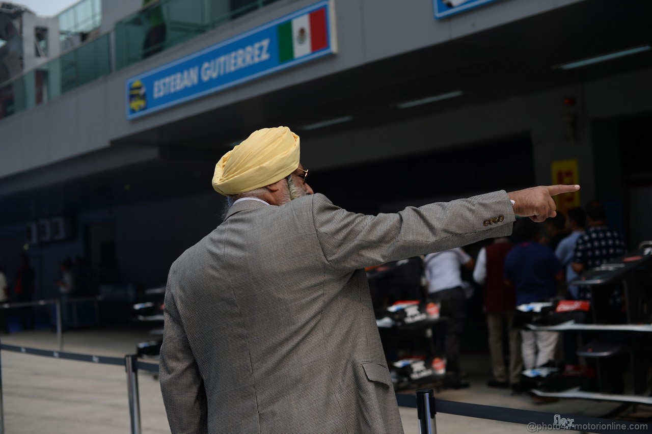 GP INDIA, 27.10.2013- Atmosphere