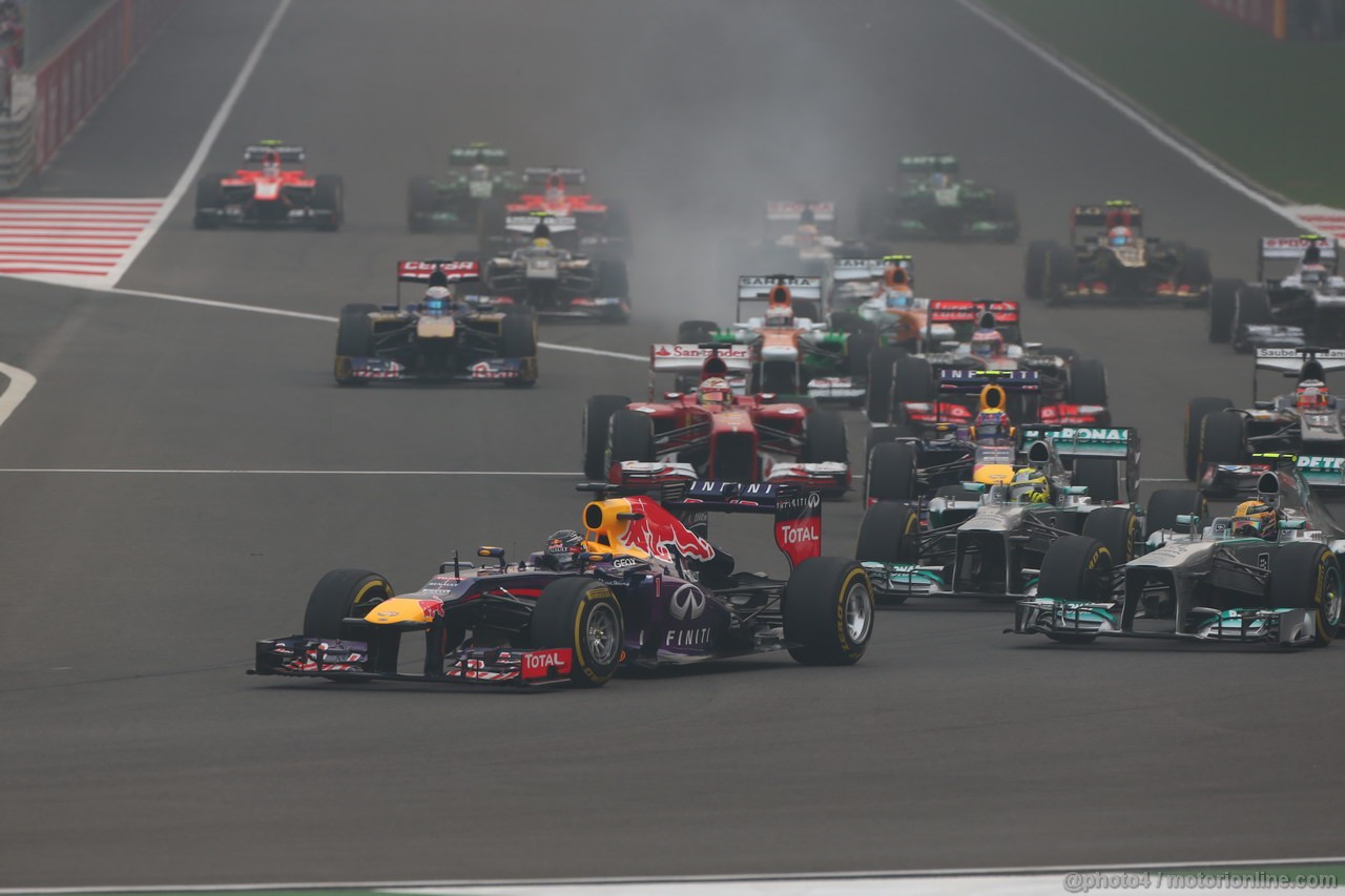GP INDIA, 27.10.2013- Gara: Start of the race 