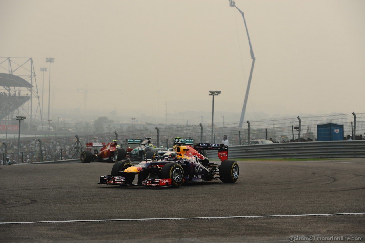 GP INDIA, 27.10.2013- Gara: Sebastian Vettel (GER) Red Bull Racing RB9 