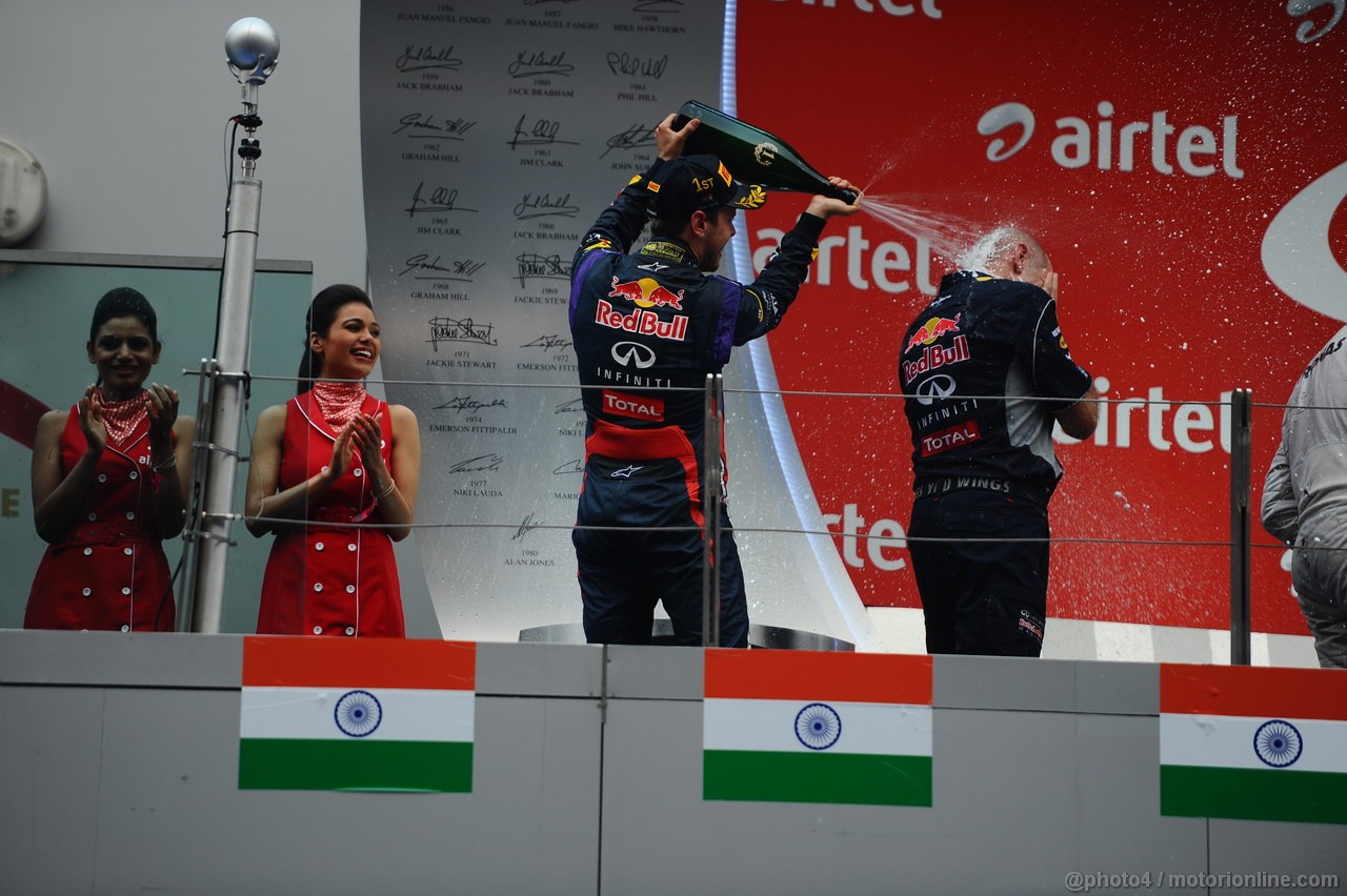 GP INDIA, 27.10.2013- Podium: Sebastian Vettel (GER) Red Bull Racing RB9 (vincitore), Nico Rosberg (GER) Mercedes AMG F1 W04 (secondo) e Romain Grosjean (FRA) Lotus F1 Team E21 (terzo)