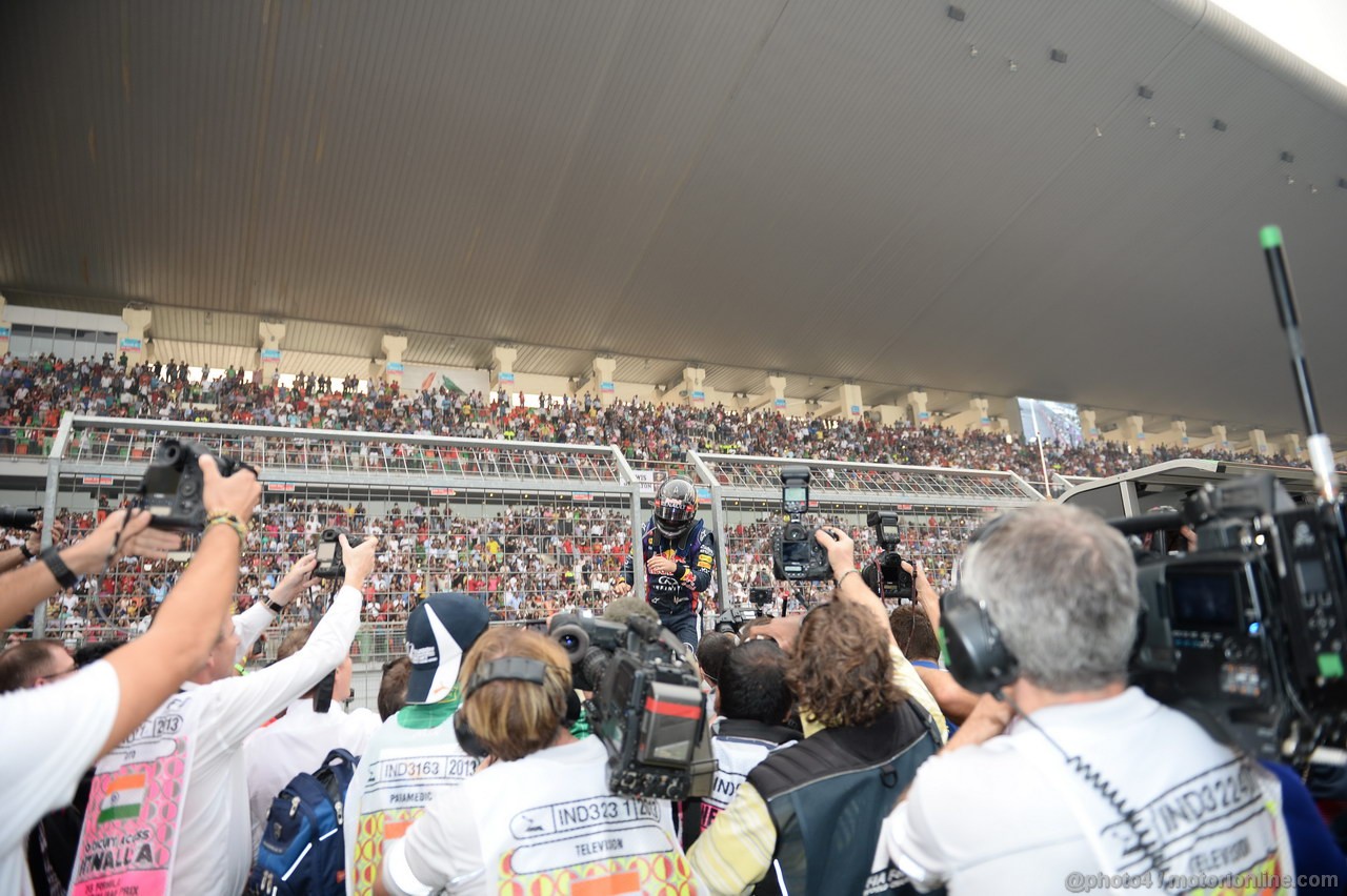 GP INDIA, 27.10.2013- Sebastian Vettel (GER) Red Bull Racing RB9 celebrates world title