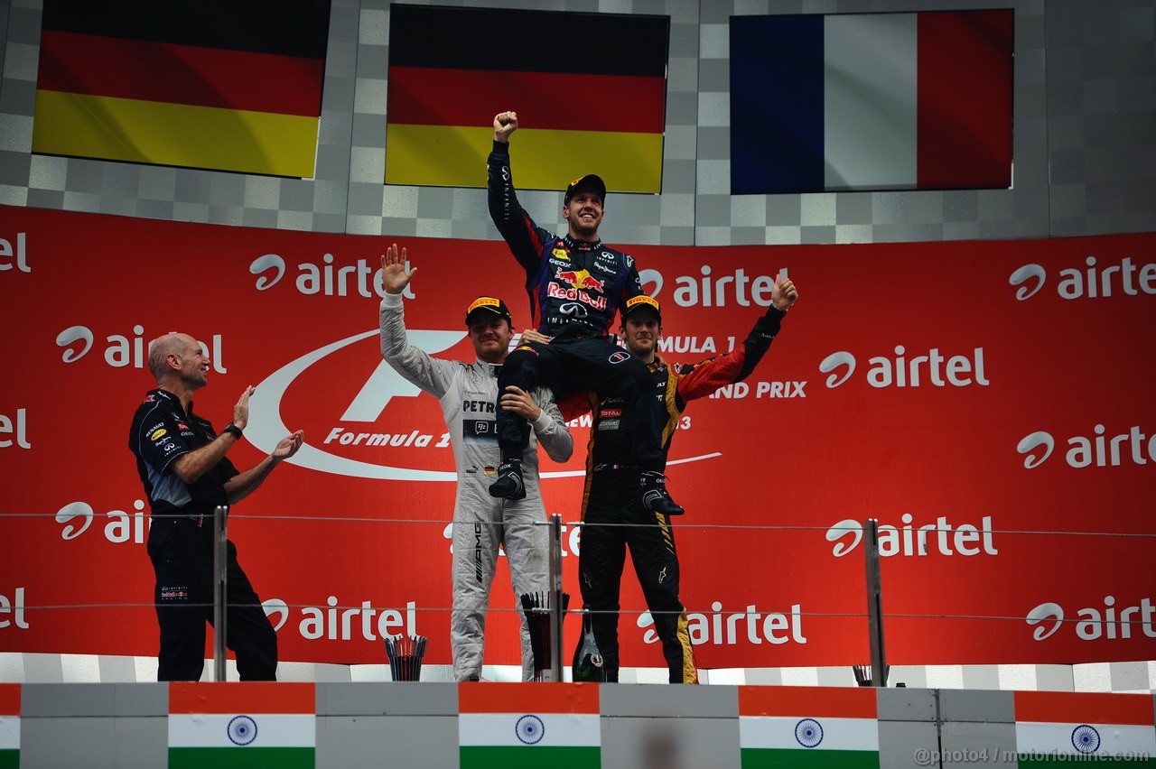 GP INDIA, 27.10.2013- Podium: Sebastian Vettel (GER) Red Bull Racing RB9 (vincitore), Nico Rosberg (GER) Mercedes AMG F1 W04 (secondo) e Romain Grosjean (FRA) Lotus F1 Team E21 (terzo)