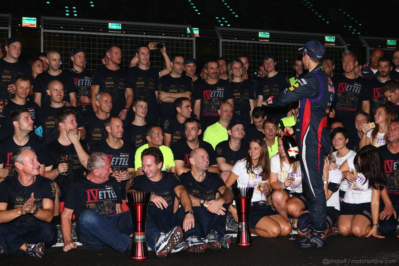 GP INDIA, 27.10.2013- Sebastian Vettel (GER) Red Bull Racing RB9 celebrates the world title