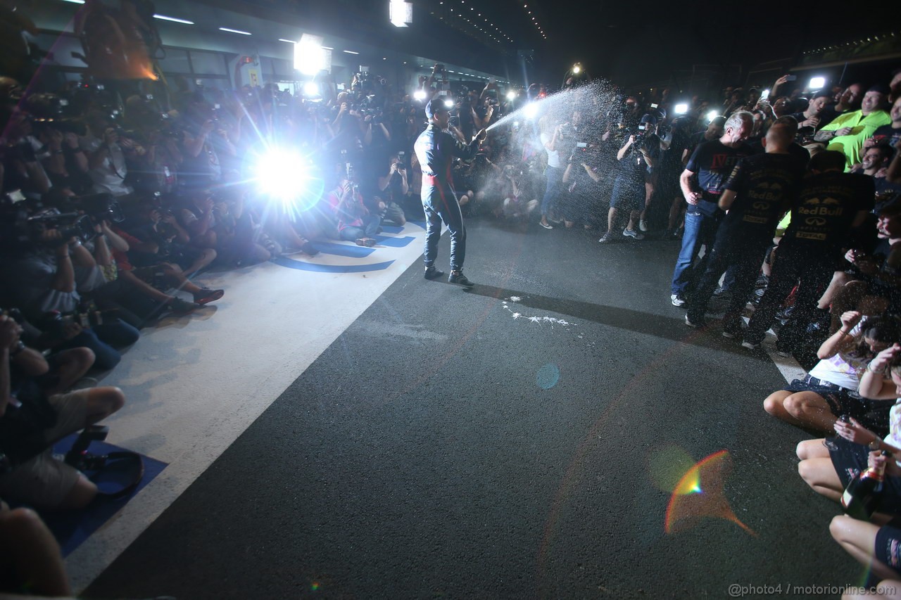 GP INDIA, 27.10.2013- Sebastian Vettel (GER) Red Bull Racing RB9 celebrates the world title