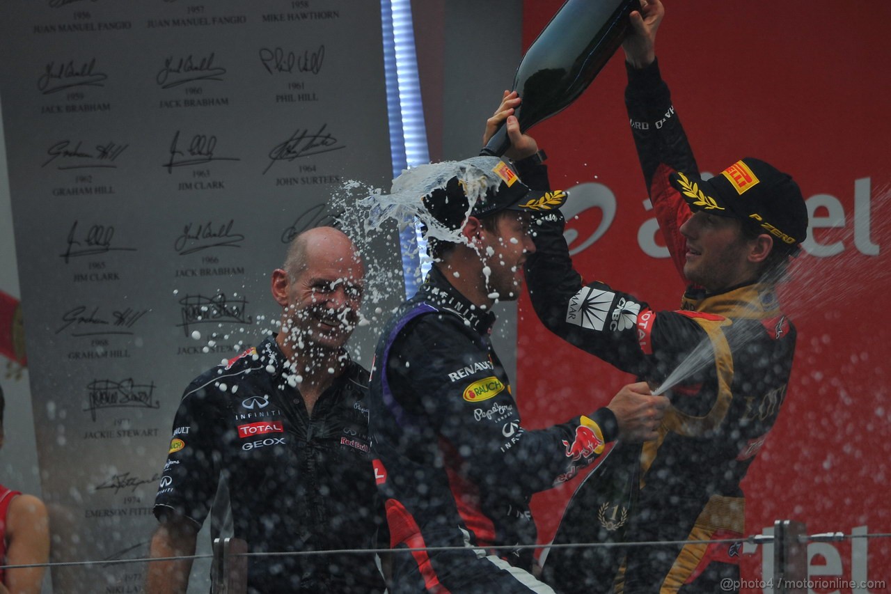 GP INDIA, 27.10.2013- Podium: Sebastian Vettel (GER) Red Bull Racing RB9 (vincitore), Nico Rosberg (GER) Mercedes AMG F1 W04 (secondo) e Romain Grosjean (FRA) Lotus F1 Team E21 (terzo) 
