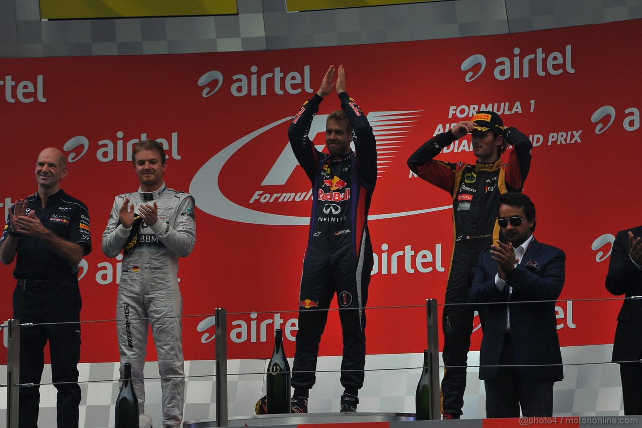 GP INDIA, 27.10.2013- Podium: Sebastian Vettel (GER) Red Bull Racing RB9 (vincitore), Nico Rosberg (GER) Mercedes AMG F1 W04 (secondo) e Romain Grosjean (FRA) Lotus F1 Team E21 (terzo) 