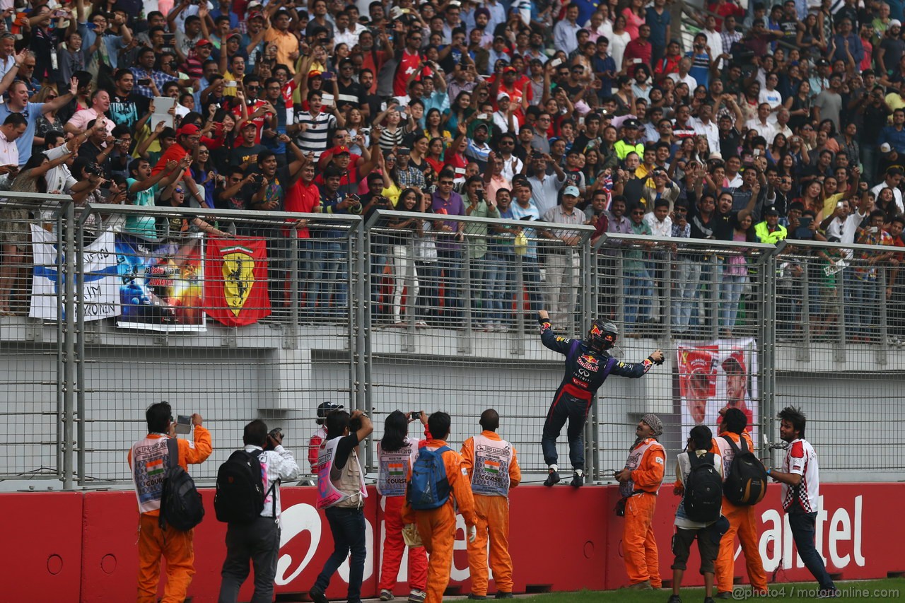 GP INDIA, 27.10.2013- Sebastian Vettel (GER) Red Bull Racing RB9 celebrates the world title)