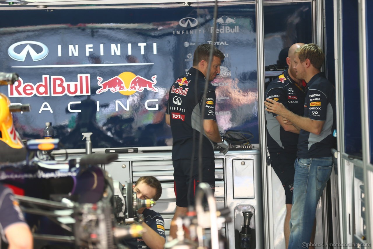 GP INDIA, 24.10.2013- Sebastian Vettel (GER) Red Bull Racing RB9 