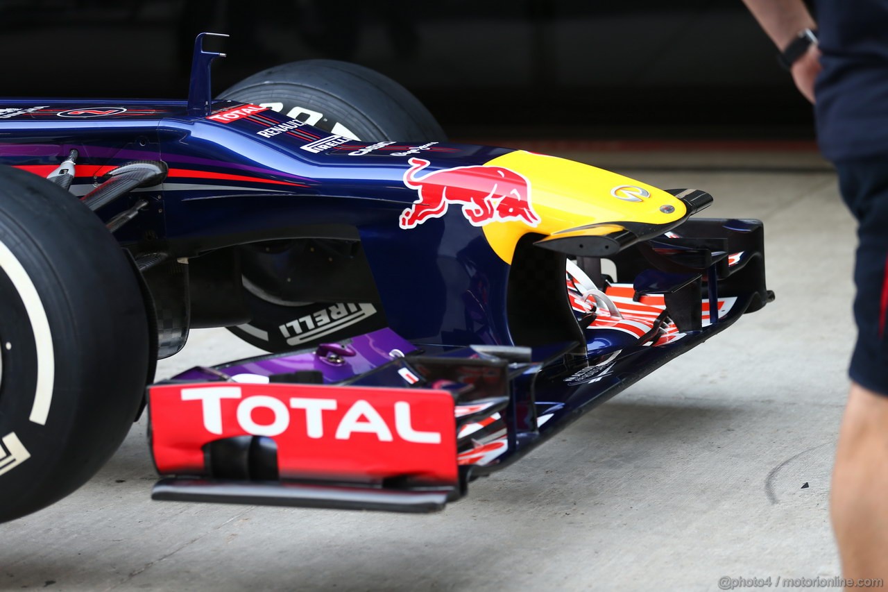 GP INDIA, 24.10.2013- Red Bull Racing RB9 front wing details 