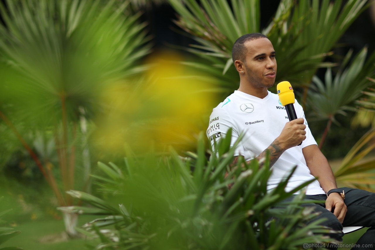 GP INDIA, 24.10.2013- Lewis Hamilton (GBR) Mercedes AMG F1 W04 