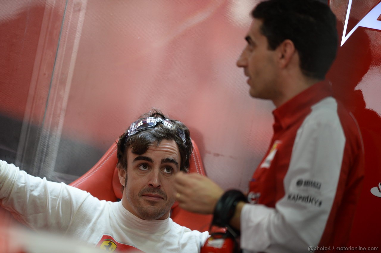 GP INDIA, 26.10.2013- Free practice 3: Fernando Alonso (ESP) Ferrari F138 e Andrea Stella (ITA) Ferrari race Engineer 