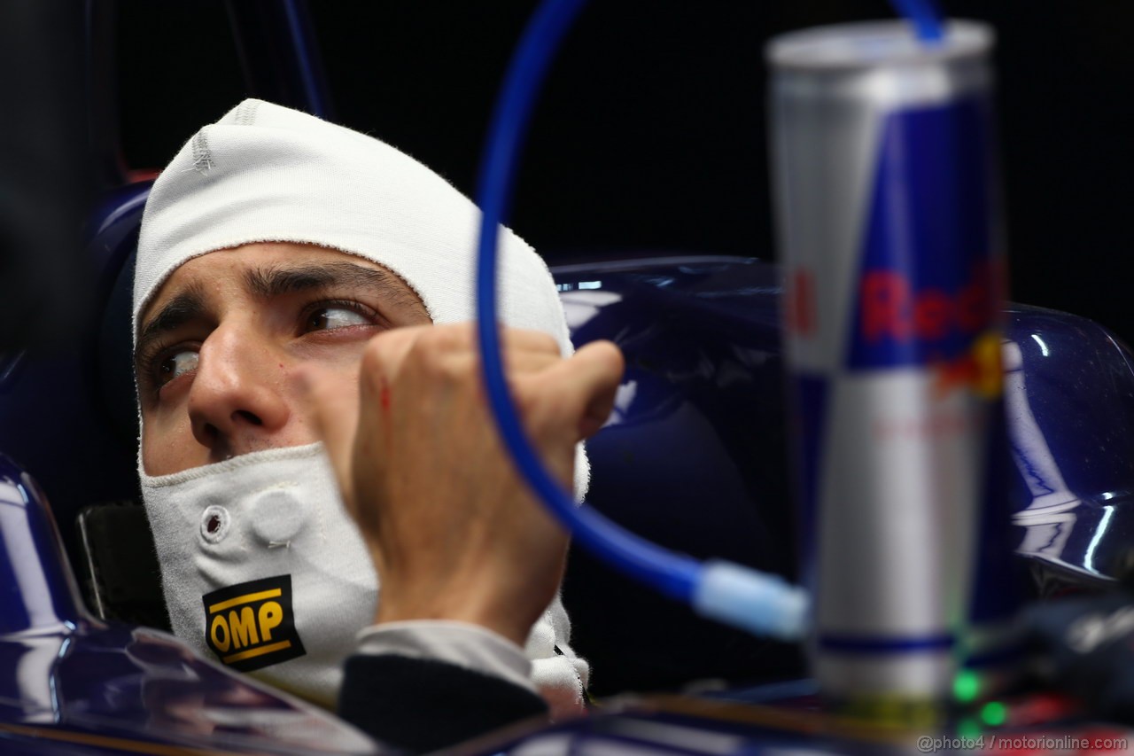 GP INDIA, 26.10.2013- Free practice 3: Daniel Ricciardo (AUS) Scuderia Toro Rosso STR8 