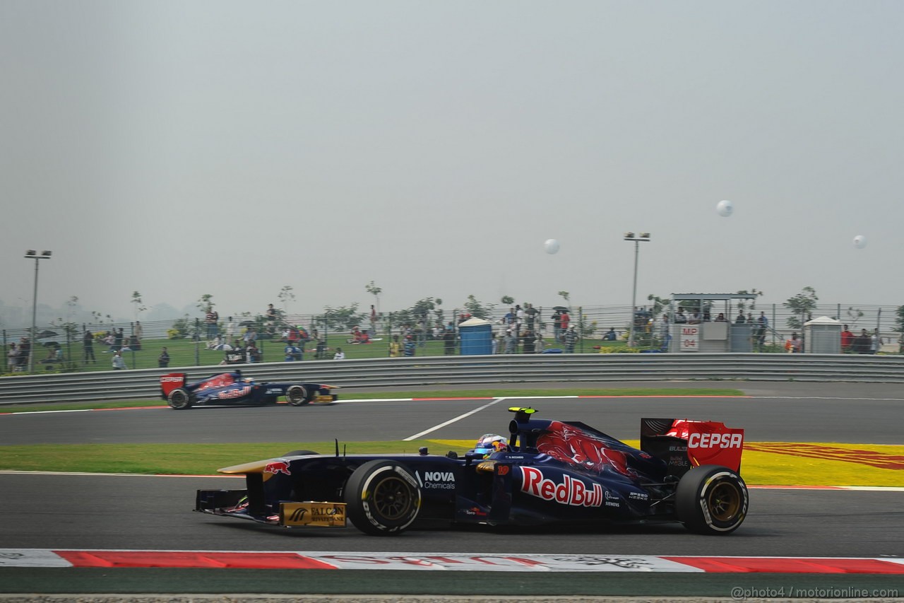 GP INDIA, 26.10.2013- Free practice 3: Daniel Ricciardo (AUS) Scuderia Toro Rosso STR8 