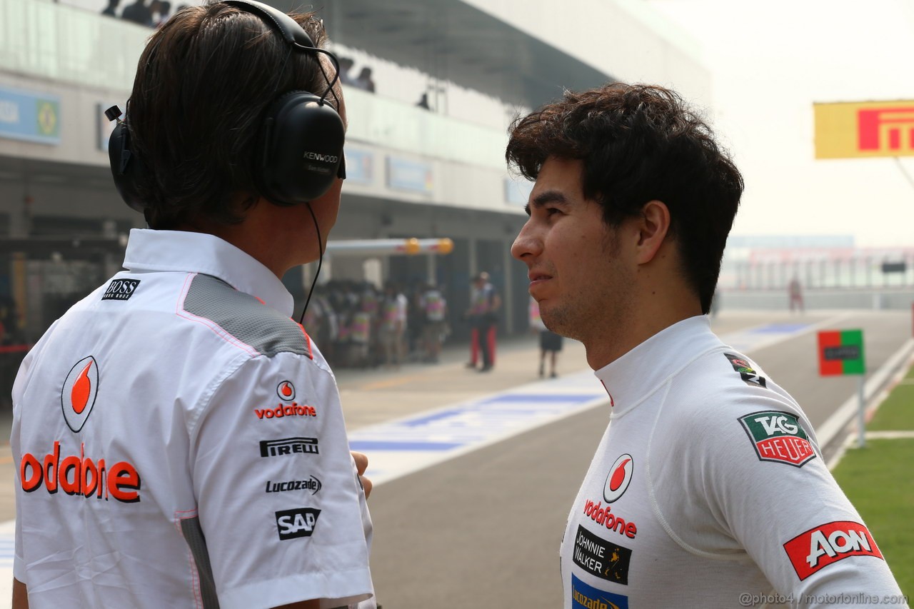 GP INDIA, 26.10.2013- Free practice 3: Sergio Perez (MEX) McLaren MP4-28 