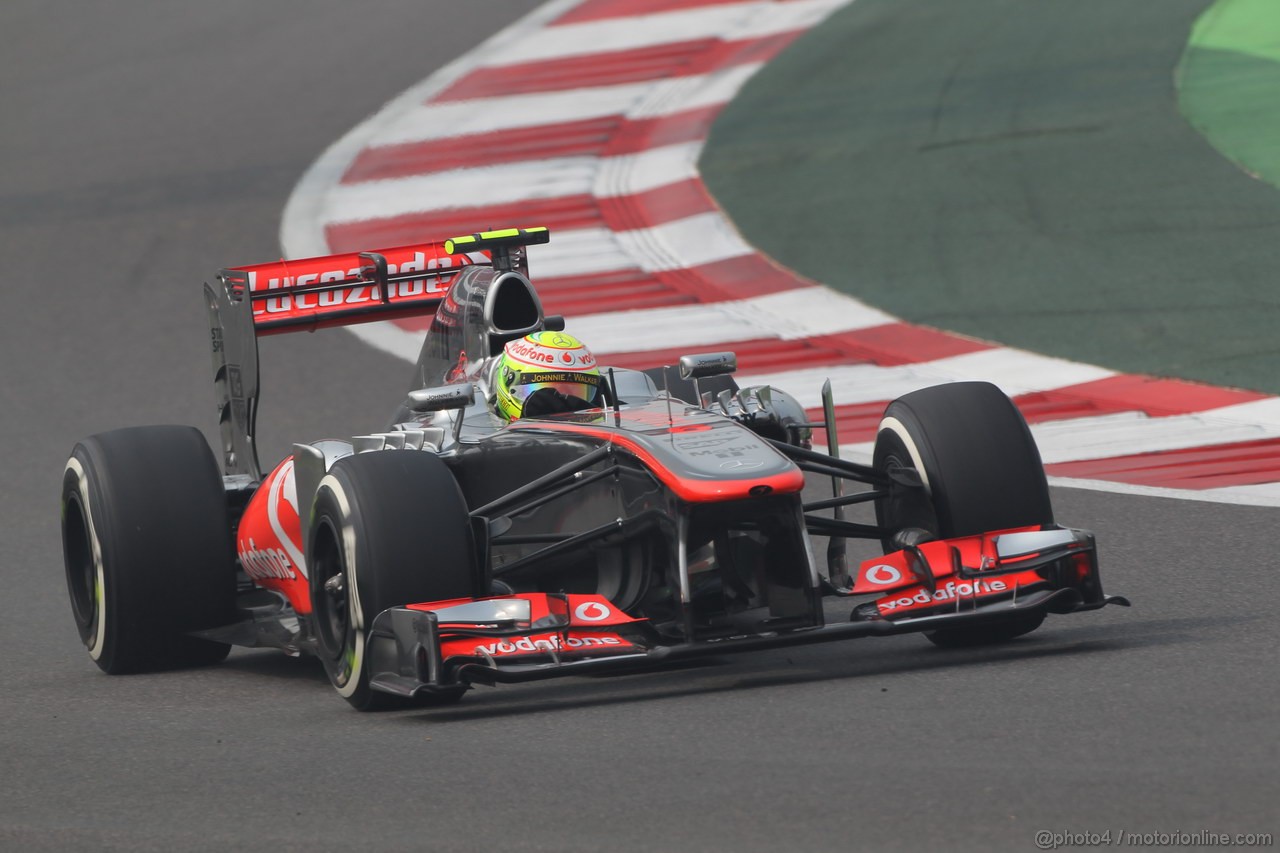 GP INDIA, 26.10.2013- Free practice 3: Sergio Perez (MEX) McLaren MP4-28 