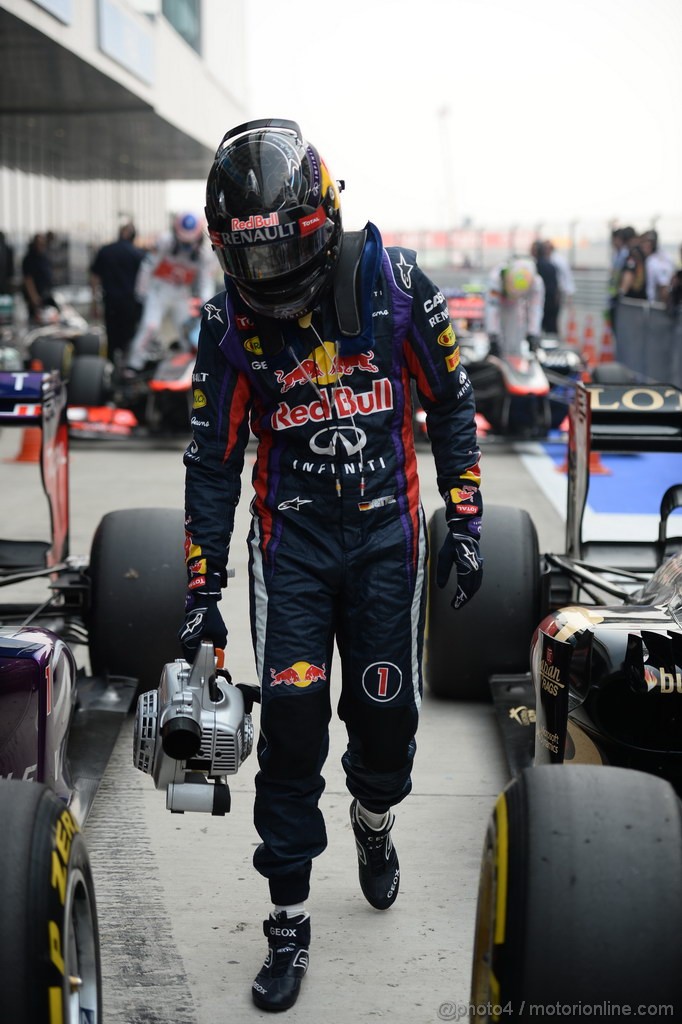 GP INDIA, 26.10.2013- Qualifiche: Sebastian Vettel (GER) Red Bull Racing RB9 (pole position)